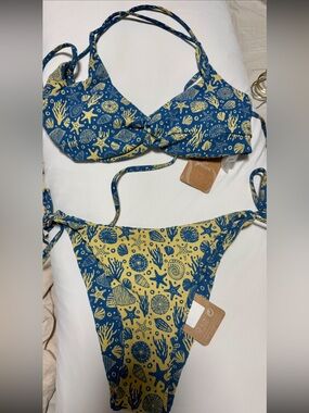 Women’s Reversible Blue & Yellow Seashell Print Bikini